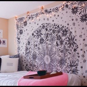 Ioana Daisy Medallion Tapestry